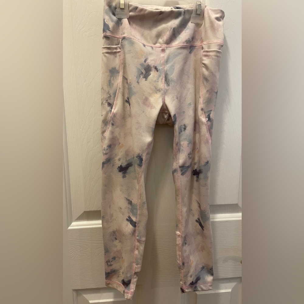 Freely Youth 3/4 Leggings Size Large EUC